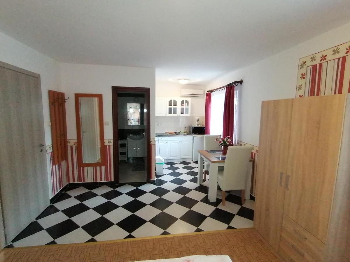 Magdalena Apartmanhaz Heviz Exterior photo